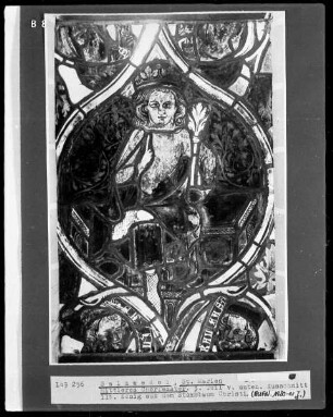 Mittleres Chorfenster mit Szenen aus dem Leben Jesu und Königs- und Prophetenreihe — Mittlere Fensterbahn mit Königen und Propheten — König aus dem Stammbaum Christi