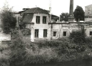 Drseden-Löbtau. Fabrikgebäude an der Weißeritz, Willi-Ermer-Platz. Ansicht der Flußseite