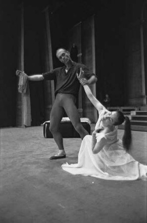 Westdeutsche Uraufführung des Othello-Balletts des Tschechen Jan Hanus beim Badischen Staatstheater.