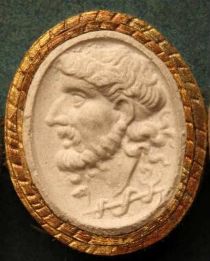 Kopf des Äskulap (Asklepios), unten der Schlangenstab (Daktyliothek, Supplement)