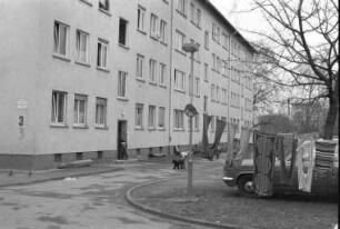 Unterbringung von Asylanten im Übergangswohnheim in der Wolfartsweierer Straße 5