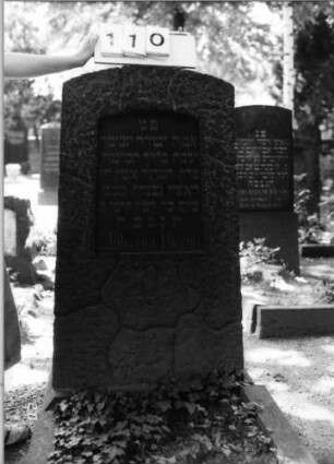 Grabstein 110