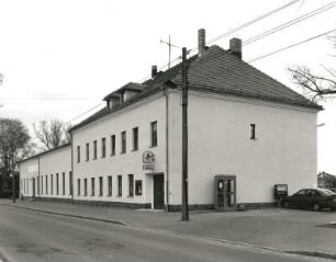 Schildau (Kreis Torgau), Bahnhofstraße. Volkshaus
