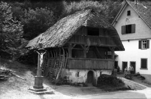 Oberwolfach (Walke): Heuschober und Kruzifix