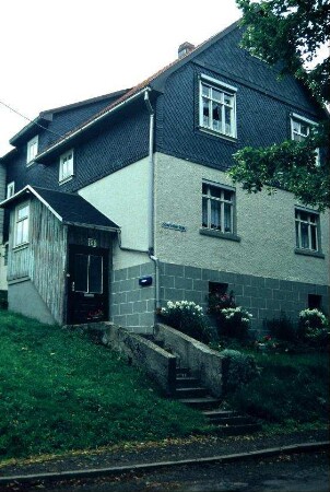 Haus mit Vorbau