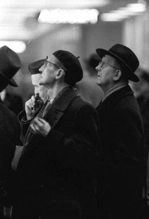 Reisende auf dem Leipziger Hauptbahnhof