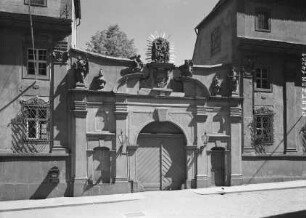 Hauptportal des Domstifts