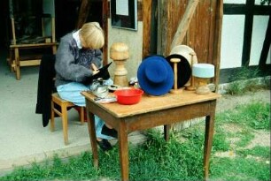 Freilichtmuseum Hohenfelden: Hutmacherin