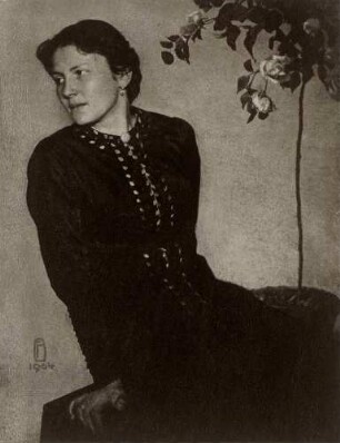 Bildnis Erfurth, Helene - Mädchen unterm Rosenbaum