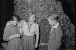 Maxim-Gorki-Theater: Wie Klaus Mitglied einer Bande wurde : Laienspiel von Kindern der 12. Grundschule Berlin
