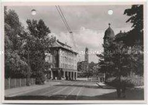 Gelsenkirchen, Buer, De-la-Chevallerie-Straße und Rathausturm