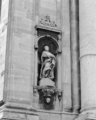 Fassadenskulpturen — Heiliger Franz Borgia