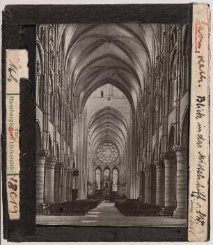 Laon: Kathedrale, Inneres, Blick in das Mittelschiff zum Chor
