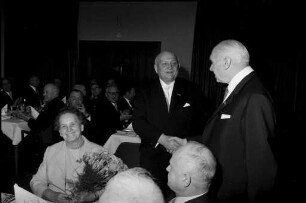 Empfang für den Gründer und Generaldirektor der Badenia-Bausparkasse Otto Raab im Parkhotel anlässlich seines 70. Geburtstages.