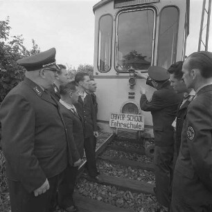 Fahrprüfung für Straßenbahn-Wagenführer der Städtischen Verkehrsbetriebe.