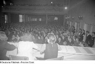 Versammlung des II. Parlament der FDJ im Hamburger Hof in Meißen : Pfingsten 1947