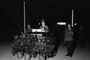 Freiburg: Vereidigung [Gelöbnis] bei der 12. Panzerdivision; Vereidigungsansprache