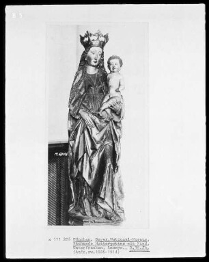 Stehende Muttergottes mit Kind