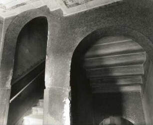 Chemnitz, Augustusburger Straße 181. Wohnhaus mit Laden. Treppenhaus, Blick vom Zwischenpodest zum Aufgang in das 1. Obergeschoss