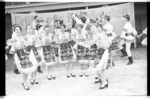 Kleinbildnegativ: Eröffnung der "Moldauischen Woche", Mensa der TU Berlin, 1979