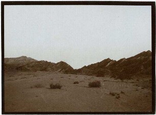 Am oberen Ende des w. [wadi] nakb budra [Nakb el-Budra] Gestörte Schichten
