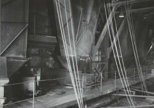 Hirschfelde, Großkraftwerk : Hirschfelde, Großkraftwerk und Kohlenwerk. Großkraftwerk. Kesselhaus. Kohlenschurren eines Großkessels
