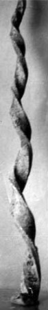 Gedrehte Haarlocke (oder Fragment eines Blitzbündels; vielleicht Teil einer Bronzestatue)