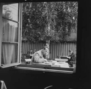 Berlin-Dahlem. Freie Universität Berlin. Rechts- und Wirtschaftswissenschaftliche Fakultät. Blick aus dem Fenster