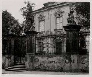 Das hunderttürmige Prag, Villa Amerika