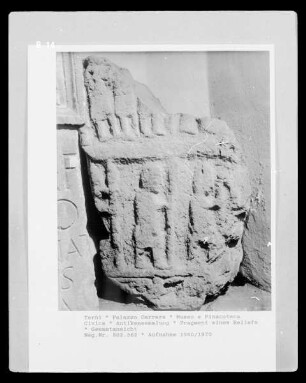 Fragment eines Reliefs
