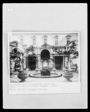 Palazzi Vaticani — Cortile Ottagono