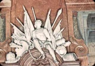 Trophäen und Reliefs mit mythologischen Szenen