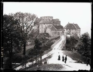 Schloß mit Brücke, Foto: Schuster Mai 1914