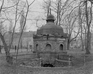 Gesundbrunnen mit Brunnenhaus