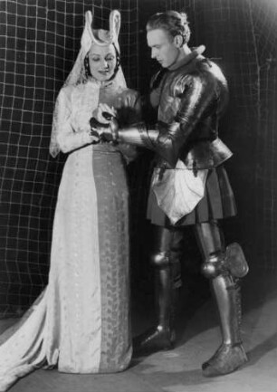 Hamburg. Deutsches Schauspielhaus. Die Schauspieler Maria Wimmer und Erich Schellow im Theaterstück"Undine" von Jean Giraudoux 1947.