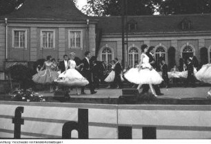 Woche des Tanzes, Tanzturnier des Internationalen Gesellschaftstanzes, Volkstänzer