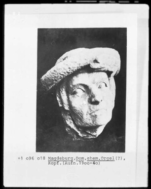 Kopf einer Skulptur des ehemaligen Orgelprospekts?