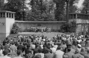 Eine Musikveranstaltung auf der Freilichtbühne im Clara-Zetkin-Park