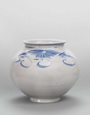 Baekja-Kugelvase mit mit floralem Dekor