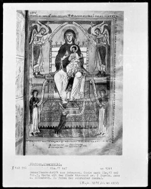 Sammelhandschrift (teilweise Kopie eines Glossars aus Prüfening) — Thronende Madonna flankiert von zwei Engeln und den heiligen Müttern Anna und Elisabeth; zu deren Füßen der Schreiber Konrad, Folio 7recto