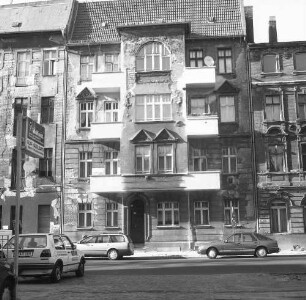 Berlin-Schöneweide, Schnellerstraße 95. Wohnhaus (nach 1995 saniert). Straßenansicht von Süden