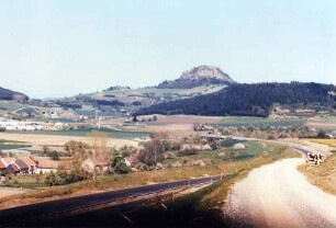 Trassierung Im Hintergrund der Hohentwieltunnel