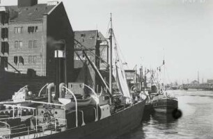 Königsberg, Hafen : Königsberg (Kaliningrad/Russland). Hafen. Kaianlagen mit Speichern