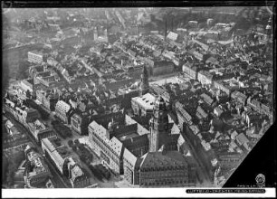 Dresden, Neues Rathaus, Kreuzkirche und Altmarkt, Luftbild