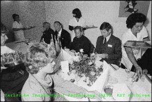 Besuch von Fang Yi (stellvertretender Ministerpräsident der Volksrepublik China) und einer chinesischen Delegation am Kernforschungszentrum Karlsruhe (KfK)