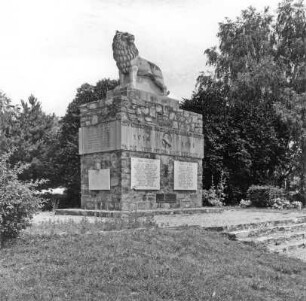 Gefallenenehrenmal; Eltville, Auweg