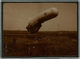 Erster Weltkrieg - "Aus den Stellungskriegen in den Vogesen". Deutscher Fesselballon