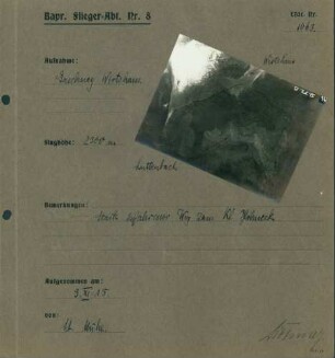 Foto des "Gaschney-Wirtshauses" mit stark befahrenem Weg zum Kleinen Hohneck (Luftbild)