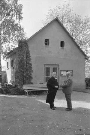 Forderung von Kirche und Bürgerverein Hagsfeld nach dem Bau einer Aussegnungshalle für den Friedhof Hagsfeld