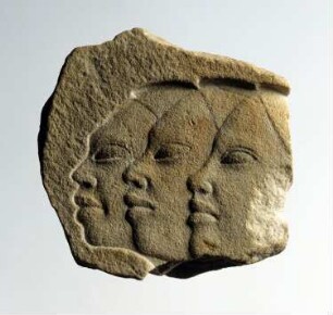 Relief: Drei Nubierköpfchen